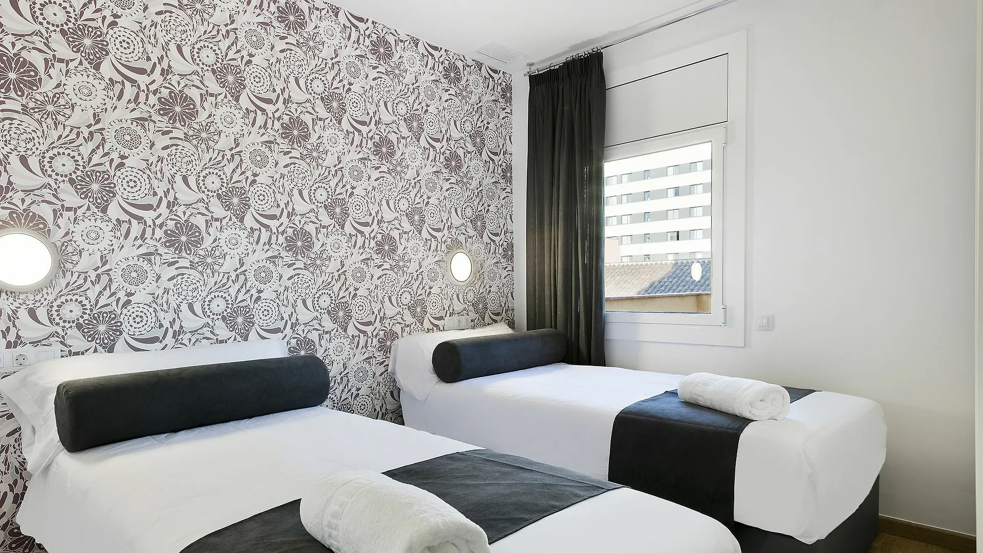 Mar Apartments